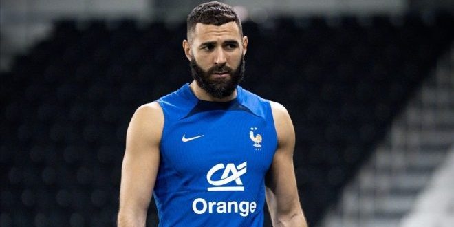 بعد ايجاد ثغـ.ـرة لعودته ، ديشامب يـ.ـرد على مشاركة بنزيما أمام الارجنتين