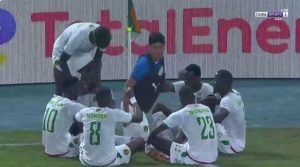 شاهد: هدف موريتانيا الغريب والعجيب فى مرمى الجزائر بكأس الأمم الأفريقية اليوم.
