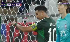 فيديو: فرصة السعودية الغريبة امام كوريا الجنوبية وردة فعل عصام الشوالي الهيستيرية
