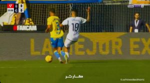 شاهد: فضيييحة تحكيمية جديدة حكم مباراة ريال مدريد ولاس بالماس يرفض طرد رودريغو ويتجاهل احتساب ركلة جزاء صحيحة لـ لاس بالماس!!