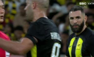 بالفيديو: هدف كريم بنزيما العجيب والغريب في مرمي فريقه الاتحاد السعودي