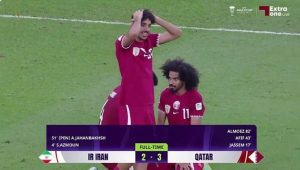 لحظة إطلاق صافرة النهاية وإعلان تأهل قطر إلي نهائي كأس آسيا لملاقاة الاردن وردة فعل وتعليق جنوني وتاريخي واسطوري من خليل البلوشي.