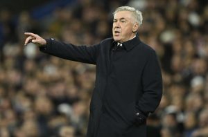بيريز يفكر فى المدرب العبقرى لخلافة أنشيلوتى فى ريال مدريد العام القادم.
