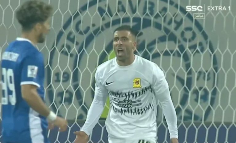 شاهد فرصة عبدالرزاق حمدالله العجيبة التي حرمت الاتحاد من هدف الفوز بدوري ابطال اسيا