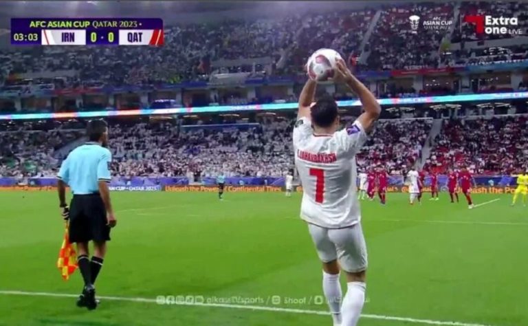 فيديو: هدف إيران العجيب في مرمي قطر بعد إختراع تاريخي لرمية التماس في نصف نهائي كأس آسيا.