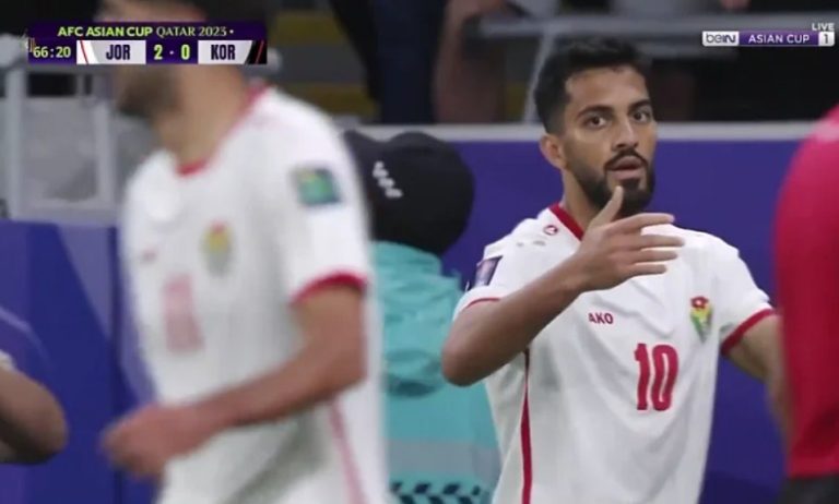 شاهد: هدف الأردن الثاني التاريخي في مرمي كوريا الجنوبية بتعليق أسطورى من حسن العيدروس وفرحة جنونية من المغربي حسين عموته.