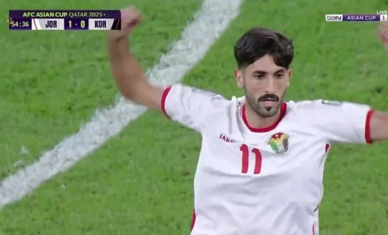 شاهد: هدف يزن النعيمات الخرافي في مرمي كوريا الجنوبية بنصف نهائي كأس آسيا وفرحة جنونية من المغربي حسين عموته