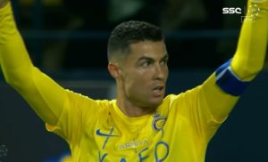 شاهد: الكاميرات لم تستطع التقاط تسديدة رونالدو العجيبة في هدف النصر في مرمي الرائد