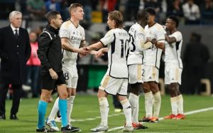نجم ريال مدريد يرفض نصيحة مودريتش ويتمسك بالرحيل عن الفريق هذا الصيف