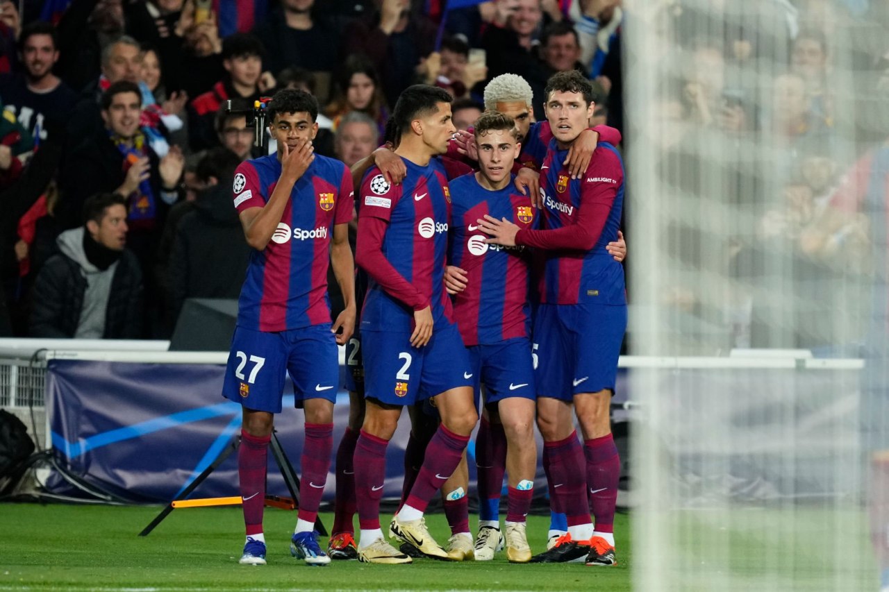 بيب جوارديولا يفكر في التعاقد مع نجم برشلونة ليحل محل رودري، ويتفاوض خوان لابورتا