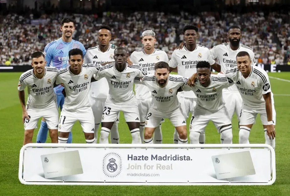 بيريز نزل إلى غرفة تبديل الملابس بعد مباراة إسبانيول ليذهب إلى اللاعب الذى أثار إعجابه أكثر من غيره