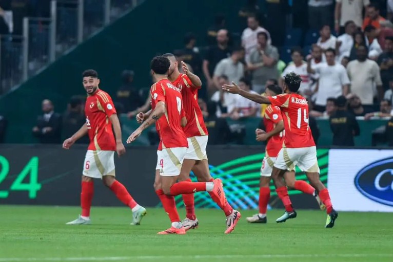 الخطيب يصددم كولر وجماهير الأهلى بشأن الصفقات وقرار مفاجىء تجاه نجم الفريق قبل مواجهة الزمالك وبيراميدز يسعى للتعاقد مع نجم الأهلى الذى رفضه كولر!