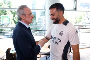 كارفخال يخبر فلورنتينو بيريز عن اللاعب الذى يجب أن يكون بديله في مدريد: "هو الأفضل"