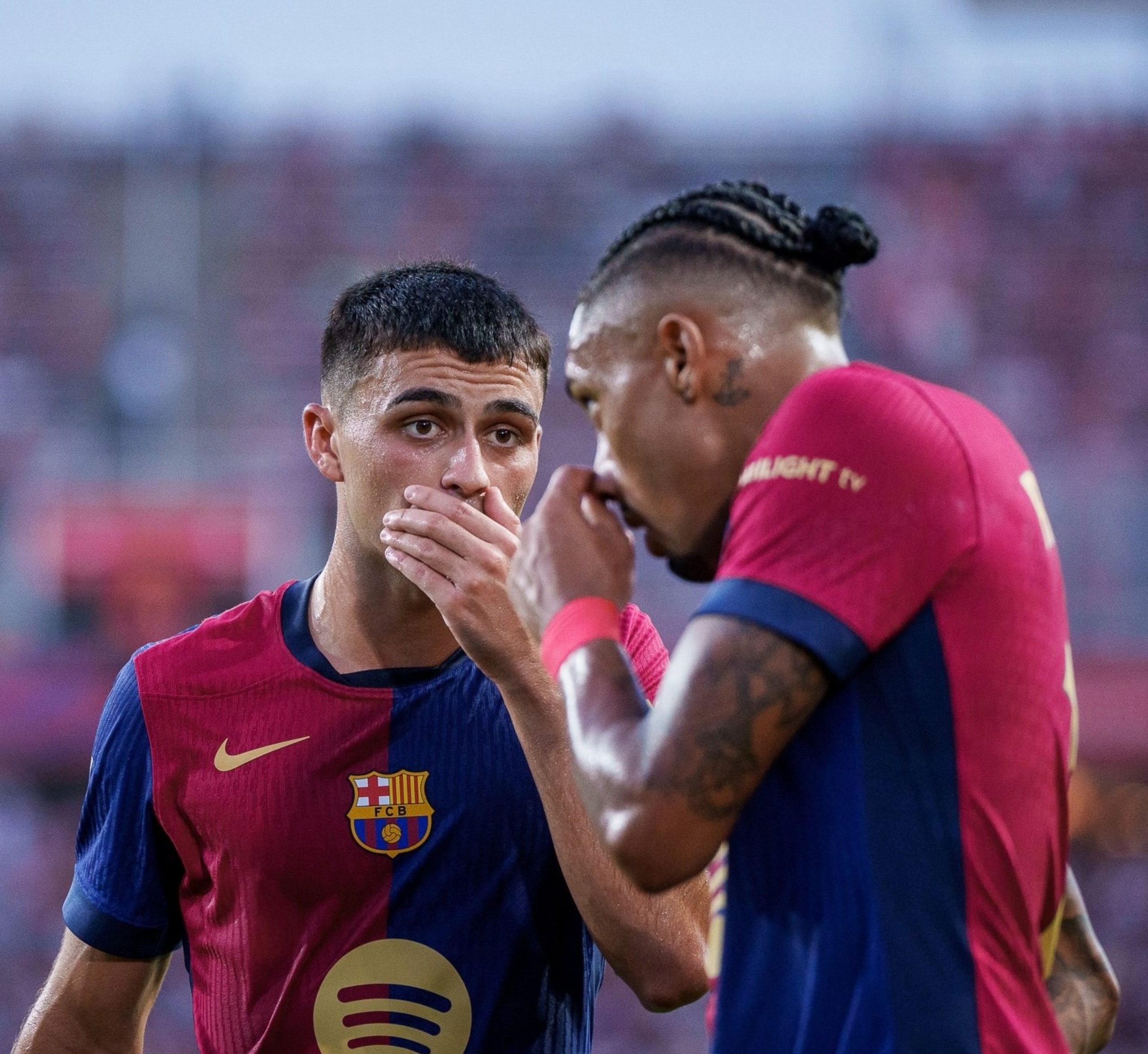 بيدري ورافينيا يطالبان لابورتا بتعاقد عاجل مع نجم عالمي لإنقاذ برشلونة!
