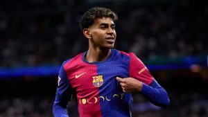 لامين يامال ذهب لتحية لنجم ريال مدريد سراً: بعد المباراة اتجه إليه مباشرة وترك الاحتفالات