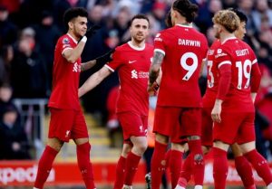 نجم ليفربول يقترب من برشلونة أكثر من أي وقت مضي بعد أن تم عرضه علي هانسي فليك ومنح موافقته علي وصول اللاعب فورًا
