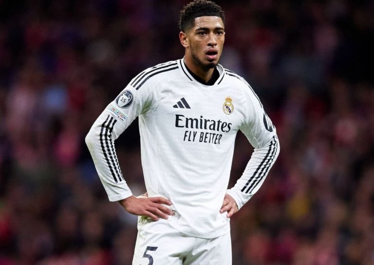 نجم ريال مدريد جود بيلينغهام يعكر صفو الأجواء ويـ.ـفسد فرحة الانتصار ويشـتـ.ـبك لفظيًا مع زميله في الفريق في غرفة الملابس