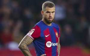 بعد تجديد تعاقده مع برشلونة... إنييغو مارتينيز يُجبر هانسي فليك على طرد نجم الفريق الكتالوني في نهاية الموسم، واللاعب سيرحل مجانًا