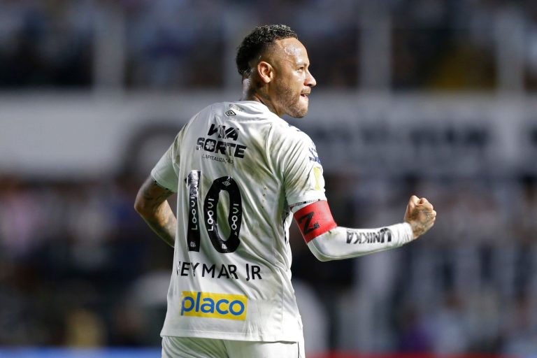 لا رافينيا ولا يامال… الساحر نيمار يكشف عن اللاعب الأفضل في برشلونة هذا الموسم!