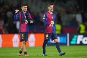 بعد الحفاظ على الصدارة وهزيمة جيرونا، ساحر برشلونة بيدري يطالب هانسي فليك بمشاركة نجم الفريق الذهبي أساسيًا في كل المباريات حتى نهاية الموسم!
