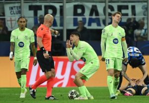 الاتحاد الأوروبي يضرب بقوة انتقامًا لبرشلونة ضد الحكم البولندي سيمون مارتشينياك بعد أدائه المثير للجدل في مباراة إياب نصف النهائي بين إنتر ميلان وبرشلونة!