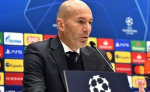 أسطورة ريال مدريد زيدان يرفع القبعة لنجم برشلونة علي أدائه الاستثنائي أمام انتر ميلان!