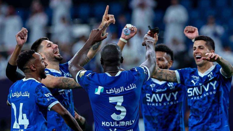 نجم الهلال السعودي يقترب من العودة إلى برشلونة.. مفاوضات صيفية تفتح الباب أمام صفقة مفاجئة