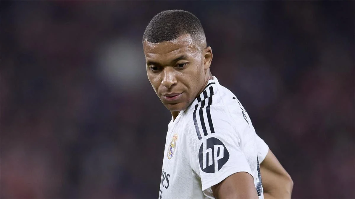 تفاصيل غياب كيليان مبابي المفاجئ عن مباريات ريال مدريد في كأس العالم للأندية 2025.. هل هو مرض خطير أم مجرد وعكة عابرة؟