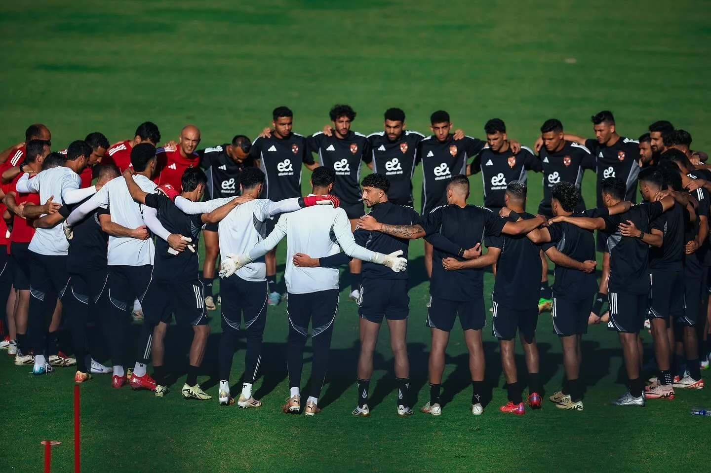 الخطيب يتدخل بعد لقطة تريزيجيه المستفزة مع زيزو ووسام وسيد عبد الحفيظ ينتقد نجم الأهلي وضحية جديد لزيزو بعد مباراة إنتر ميامي!