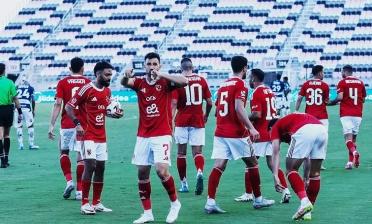 انقلاب صادم في ميركاتو الأهلي.. صفقة هجومية تهز الفريق ورحيل مفاجئ لأحد المهاجمين إلى أوروبا وتجميد ثنائي “متمرد” يُربك حسابات الخطيب!
