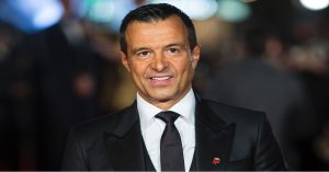 نادي برشلونة يتحرك في صمت.. خورخي مينديز يعيد نجمًا غير متوقع إلى دائرة الضوء!