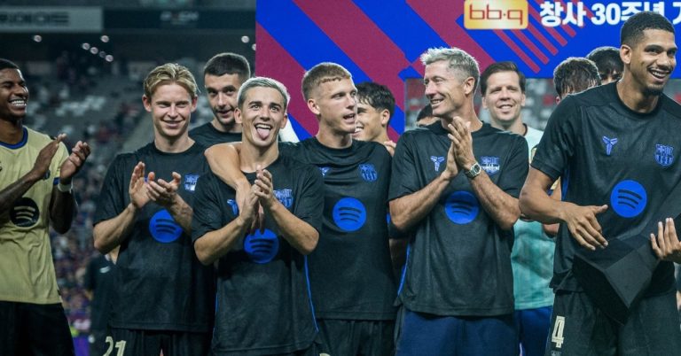 فوز كاسح يُخفي عاصفة داخل برشلونة.. فليك يُجمّد نجم الفريق بعد “الكارثة الدفاعية” أمام سيول!