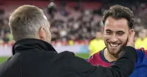 برشلونة يُحدث زلزالًا دفاعيًا: فليك يستبعد نجمًا بارزًا ويُعيد إريك غارسيا أساسياً!