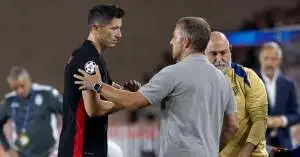 ليفاندوفسكي يُشعل الأزمة في برشلونة ويطالب بإعادة النظر في تشكيلة الفريق قبل بداية الموسم!