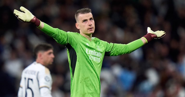 قرار مفاجئ من حارس ريال مدريد لونين يُربك حسابات سوق الانتقالات!