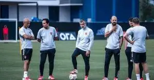توتر داخل الأهلي.. غموض حول مصير بن شرقي وهجوم حاد على الخطيب وصدام مفاجئ بين زيزو وريبيرو!