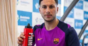 روني باردجي.. مستقبل غامض في برشلونة وسط أزمة التسجيل!