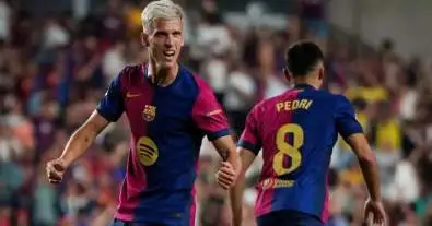 بيدري وداني أولمو مبهوران بالنجم الجديد في تدريبات برشلونة وتأثيره القوي على أجواء الفريق!