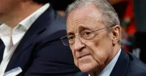 فلورنتينو بيريز ينفجر بعد ديربي مدريد.. قرارات صادمة تهدد نجوم ريال مدريد!