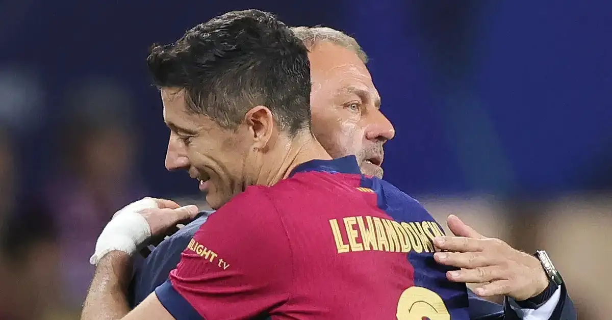 هانسي فليك يستهدف مهاجمًا مفاجئًا لتعويض ليفاندوفسكي في برشلونة!