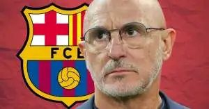 لويس دي لا فوينتي يتدخل شخصيًا.. يمنع نجم برشلونة من الرحيل قبل إغلاق الميركاتو!