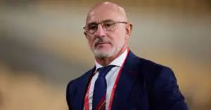 رغم التألق الملفت.. دي لا فوينتي يغلق باب المنتخب في وجه نجم برشلونة!