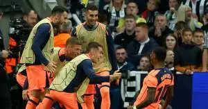 راشفورد يقود برشلونة لانتصار مدوي في ملعب نيوكاسل وفليك يشيد بثنائي سحري!