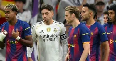 برشلونة في قلب الأزمة بعد الكلاسيكو: انتقادات حادة للاعبين الرئيسيين