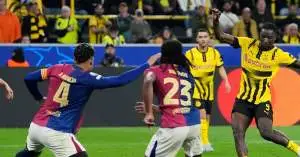برشلونة يرصد نجمًا غير متوقعًا من بوروسيا دورتموند لإنقاذ الفريق!