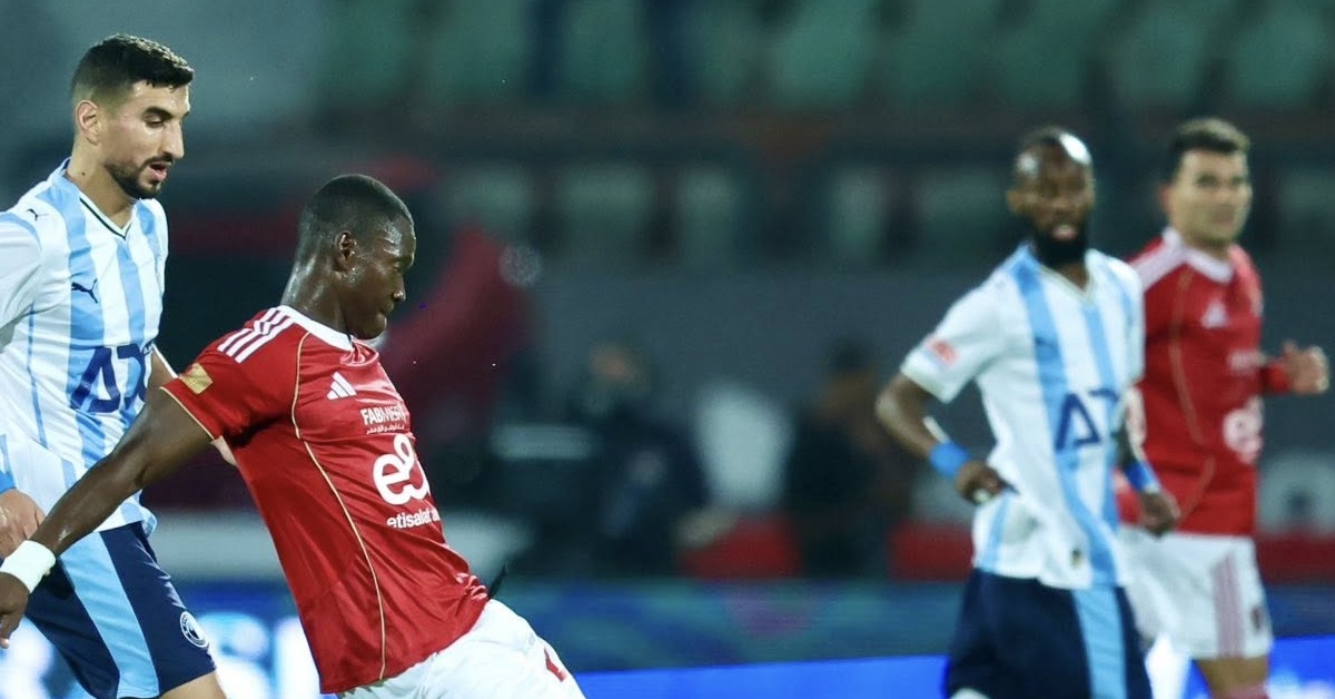 صفقة سرية بين الأهلي وبيراميدز تثير الغموض… مفاجأة في سوق الانتقالات المقبل!