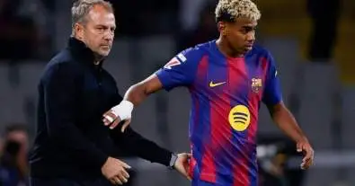 فليك يرد بقوة… توتر غير مسبوق مع لامين يامال بسبب المنتخب!