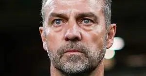 فليك يتخذ قرارًا مفاجئًا يغير ملامح برشلونة قبل يناير!