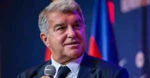 في تحرك سري.. لابورتا يُحضّر صفقة تاريخية لقلب موازين انتخابات برشلونة!