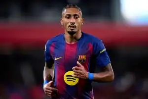 رحلة مثيرة: لاعب برشلونة يكشف عن مغامرة الانتقال إلى السعودية